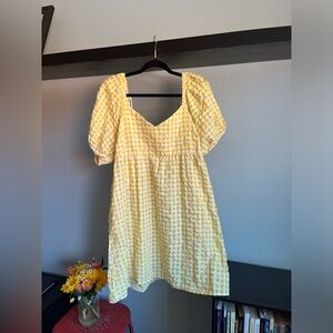 Old Navy Puff Sleeve Smocked Yellow Gingham Swing Dress Women’s size L